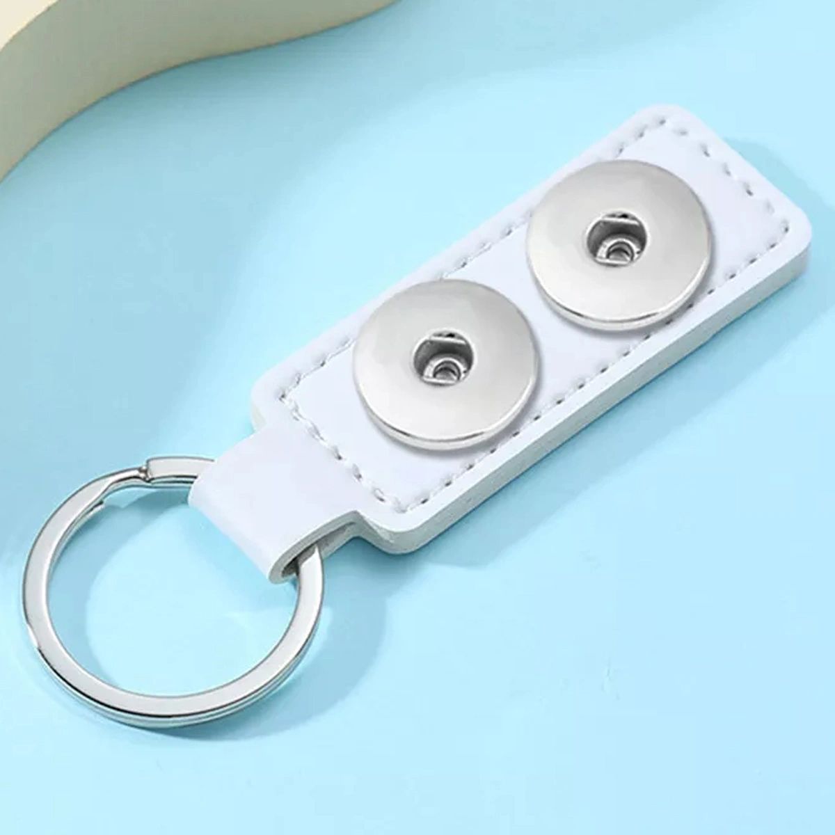 Keychains_KD8120-8_White
